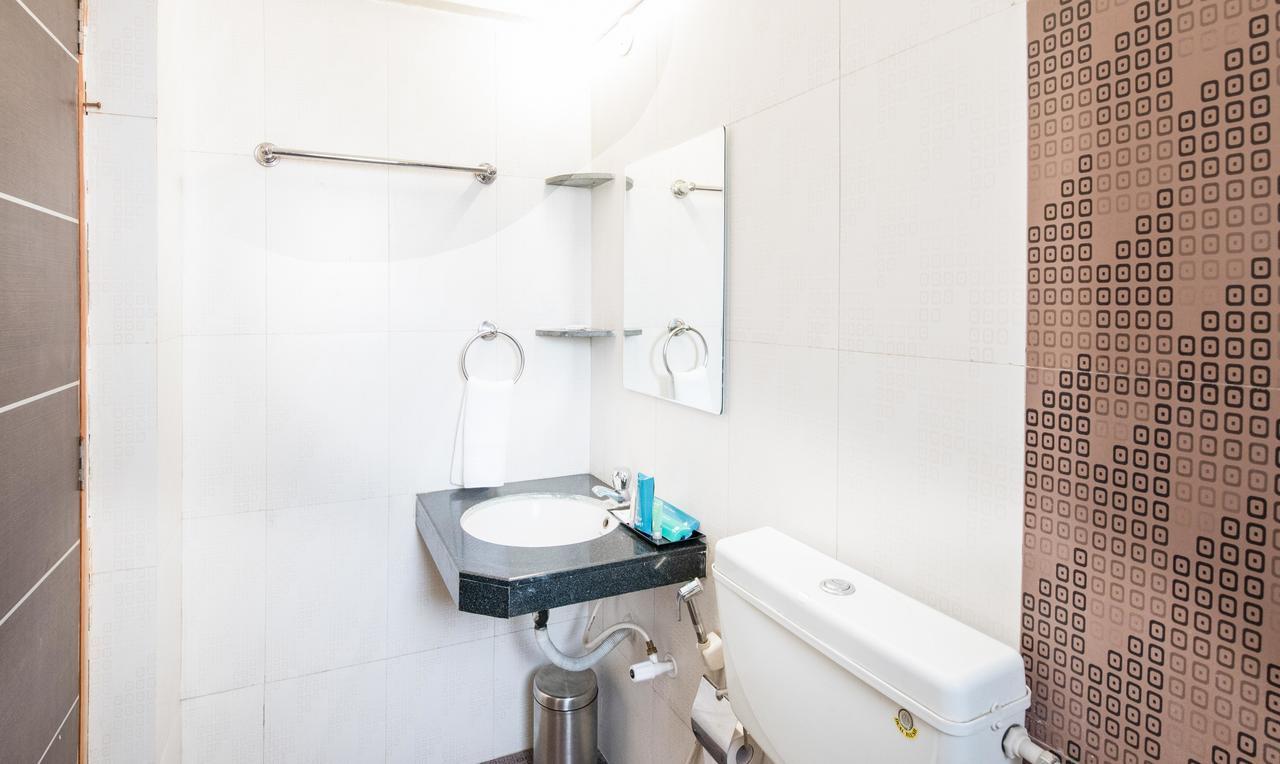 Treebo Trend Viman Nagar Hotell Pune Exteriör bild